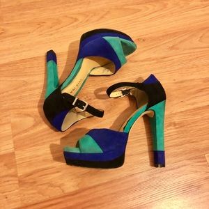 Gianni Bini Aqua Blue & Black heels w/ ankle strap